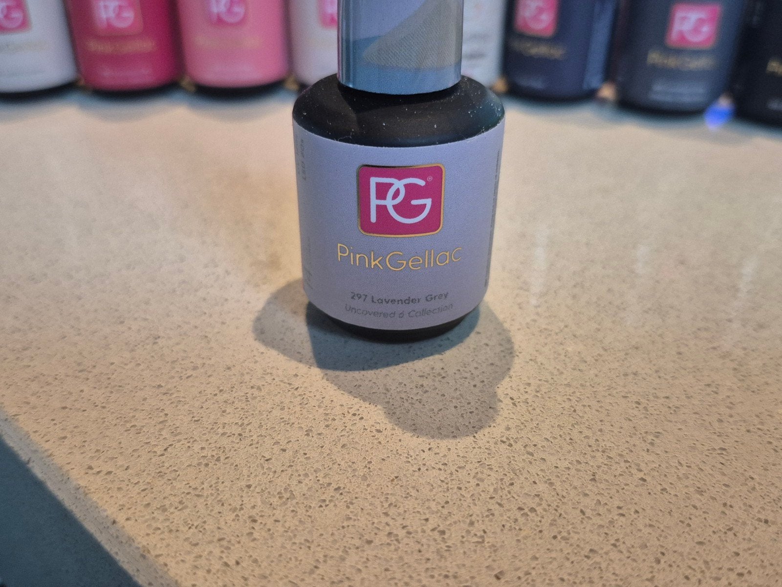 11 flesjes Pink Gellac, Ophalen