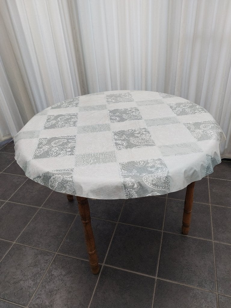 Ronde houten keukentafel, Ophalen, Gebruikt, Rond, Vier personen