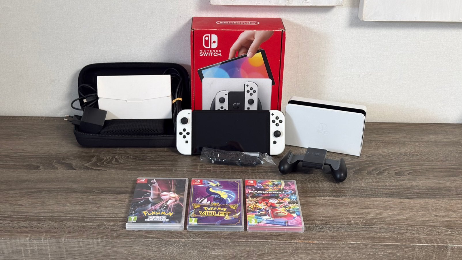 Switch Oled, Games en Spelcomputers, Spelcomputers | Nintendo Switch, Met 2 controllers, Switch OLED, Ophalen, Gebruikt
