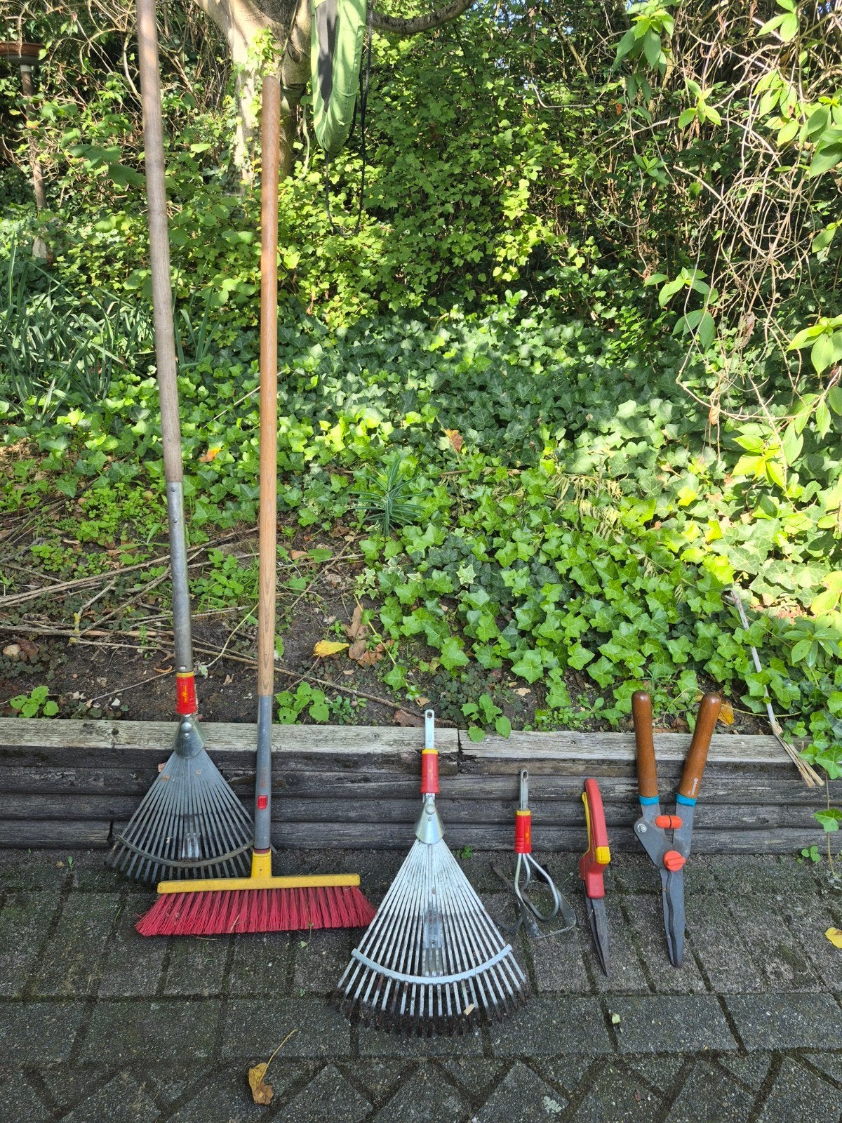 set tuin gereedschap, Ophalen