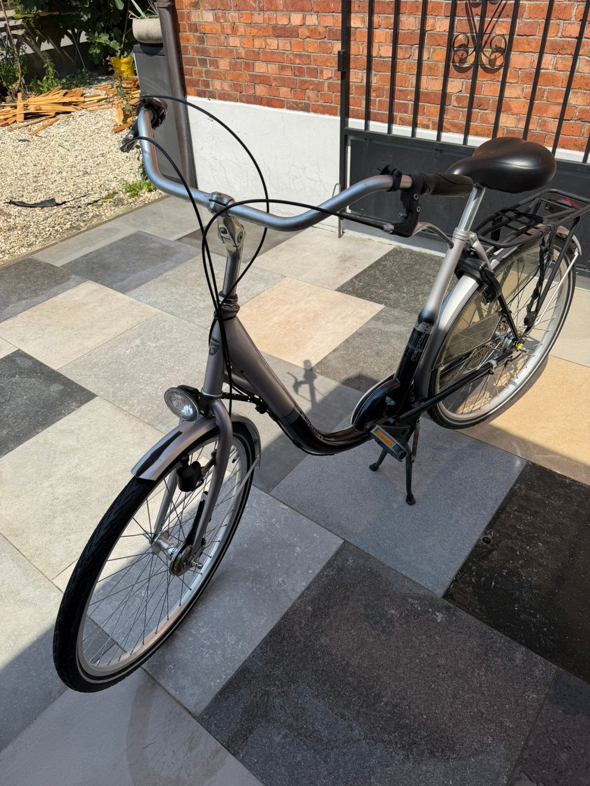 Propere damesfiets met versnellingen 28inch, Ophalen of Verzenden, Zo goed als nieuw, Versnellingen