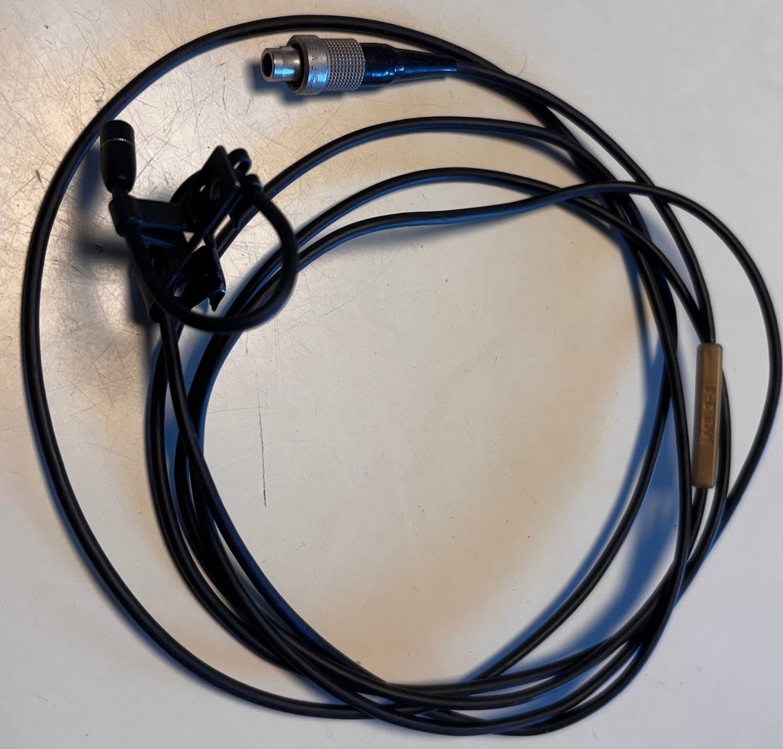 SENNHEISER MKE2 micro omni / LEMO, Musique & Instruments, Microphones, Utilisé, Autres types, Enlèvement ou Envoi