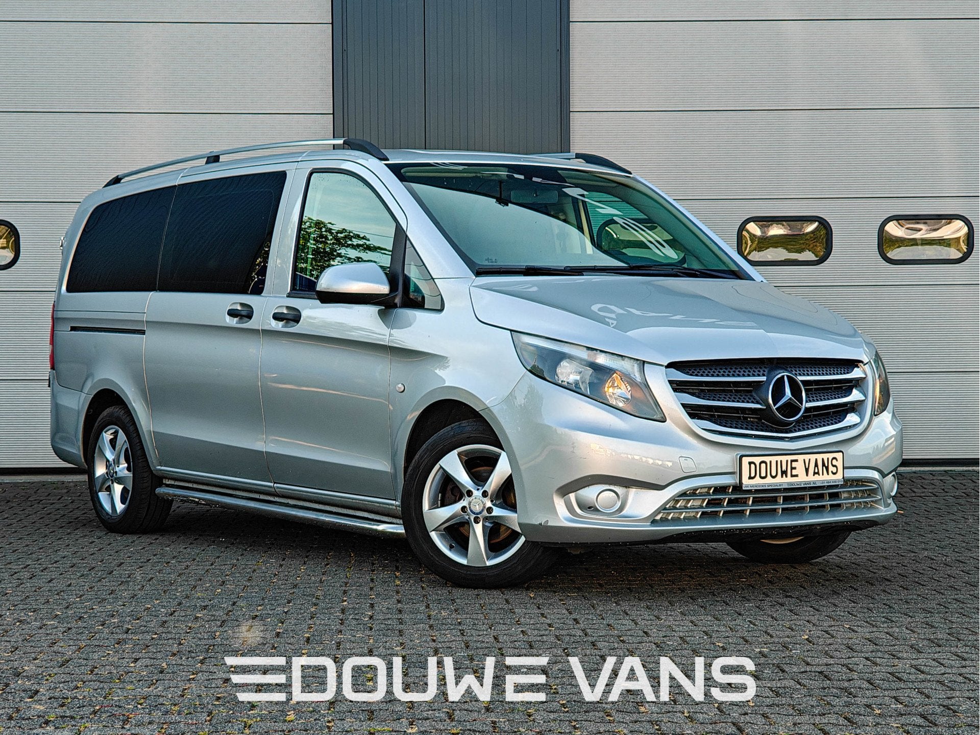 Mercedes-Benz Vito 114 L2 Mixto 5 Zitplaatsen Airco Lage KM, 100 kW, Euro 5, Gebruikt, Zwart
