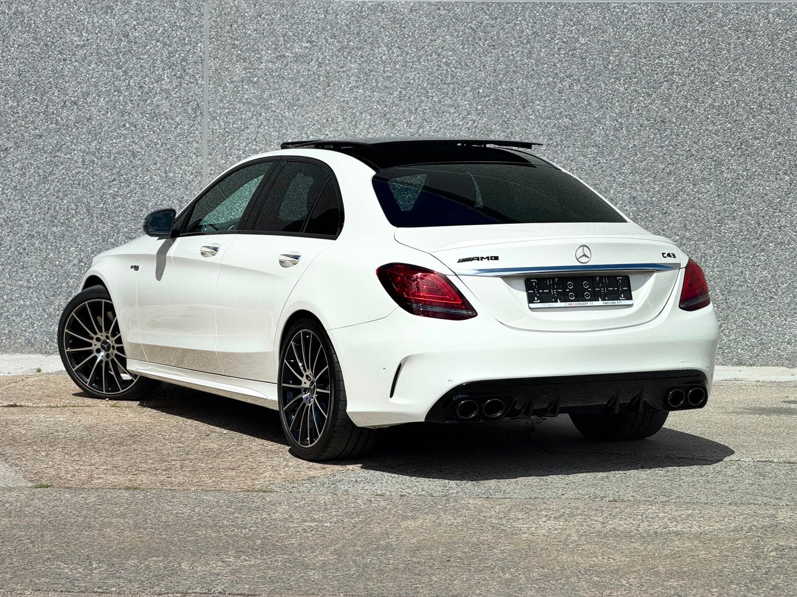 Mercedes-Benz C43 AMG 4 matic 2019 Caméra/Pano/Cuir/Garantie, Auto's, Mercedes-Benz, Automaat, 4 deurs, Wit, Leder