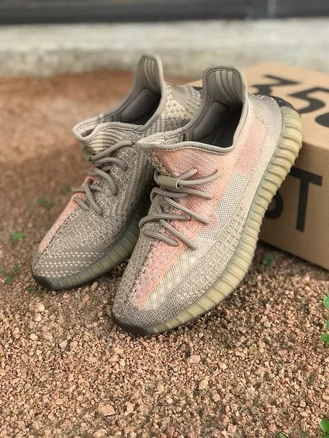 Adidas yeezy “sand taupe”, Ophalen, Bruin, Nieuw, Sneakers