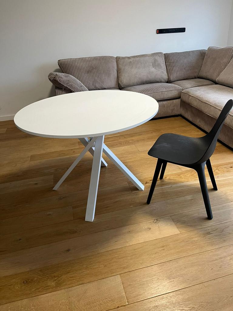 Ronde witte tafel, Huis en Inrichting, Ophalen, Zo goed als nieuw