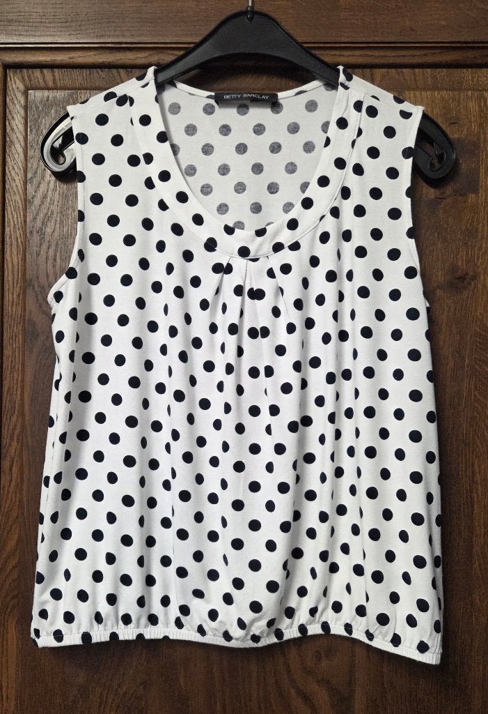 Ecru top met blauw bollen van Betty Barclay, 40, Kleding | Dames, Ophalen of Verzenden, Zo goed als nieuw, Blauw