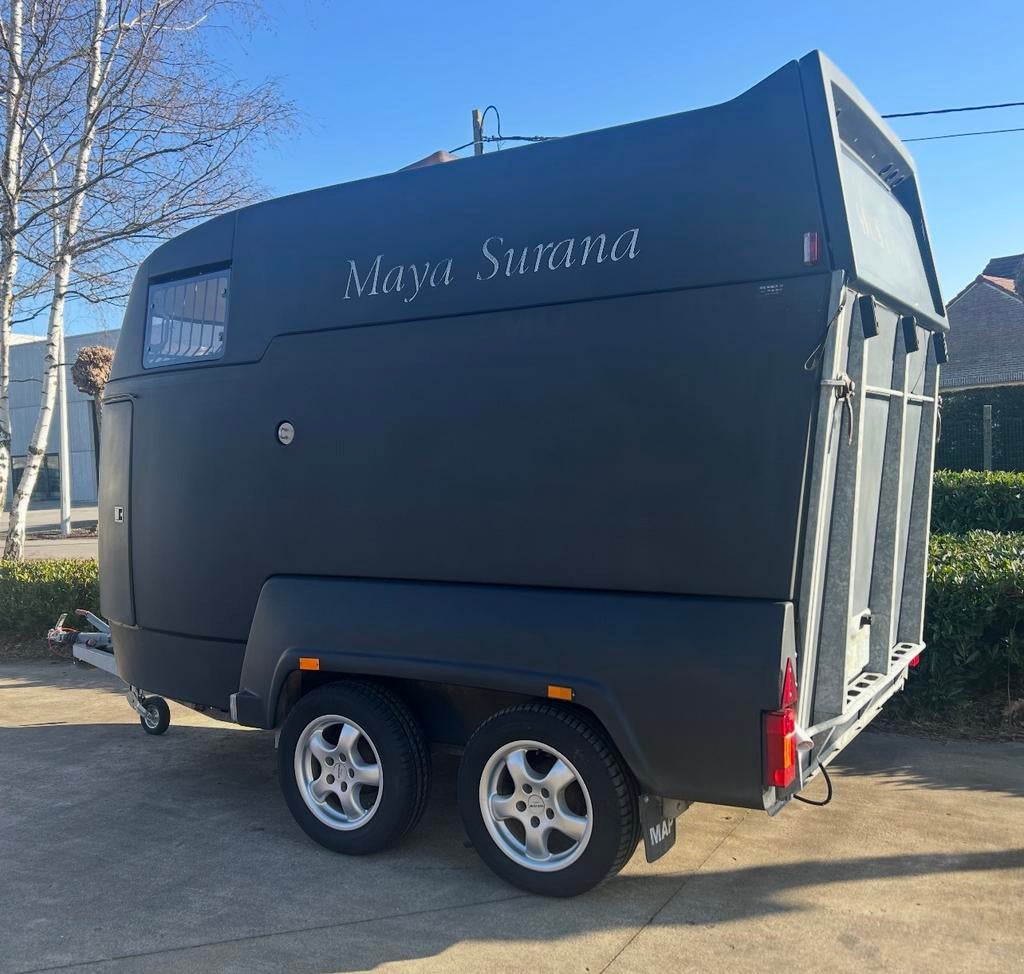 Salle de selle Mustang All-Round 2 P 2004 en très bon état, Enlèvement, Comme neuf, Polyester, Remorque 2 chevaux