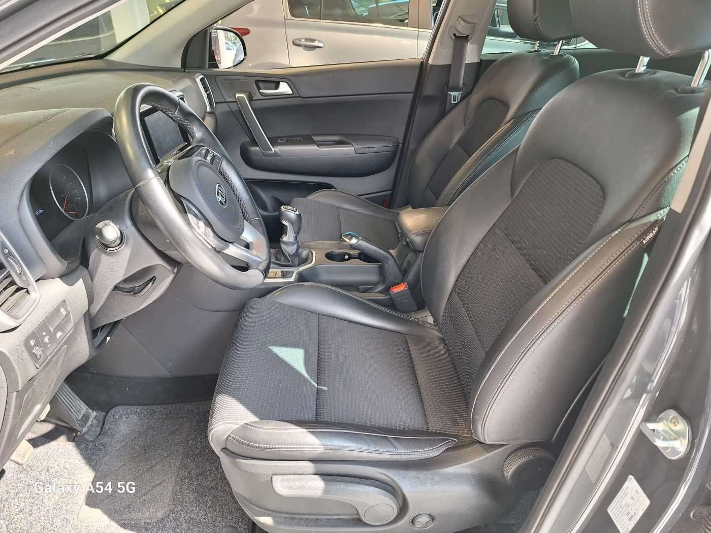 Kia Sportage DIESEL - 2020 - 1st OWNER - NEW CONDITION 1.6 C, Auto's, Gebruikt, Overige kleuren, Parkeersensor, Bedrijf
