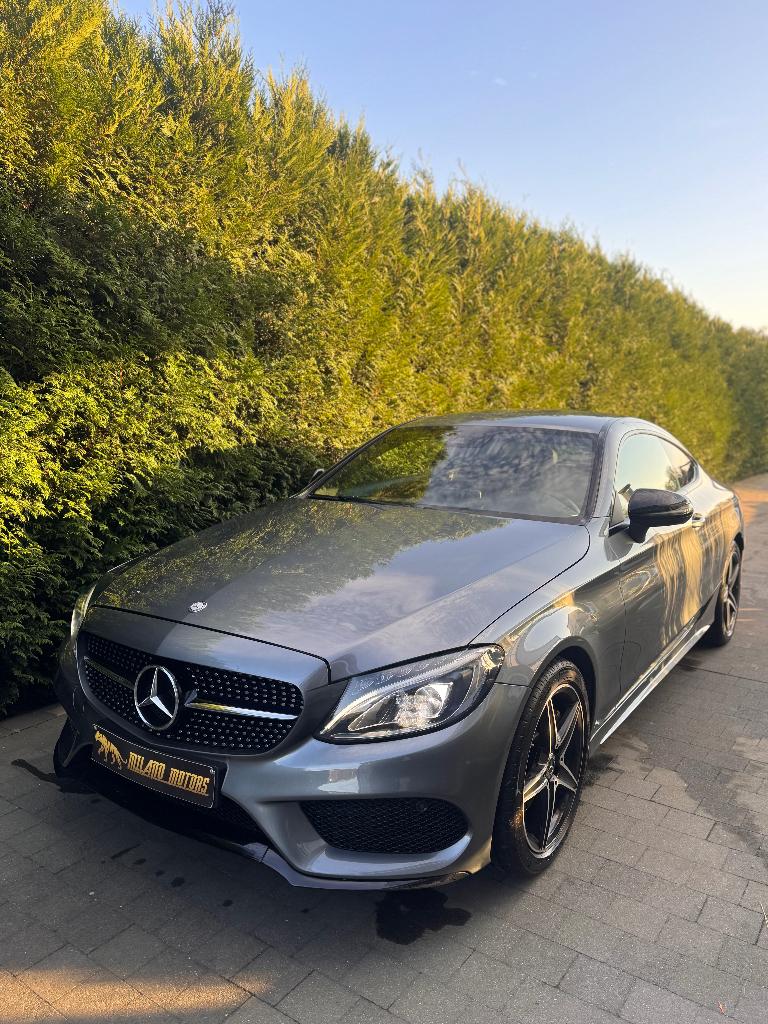 Mercedes-Benz C250 AMG Coupé, Autos, Cuir, Argent ou Gris, Entreprise, Noir