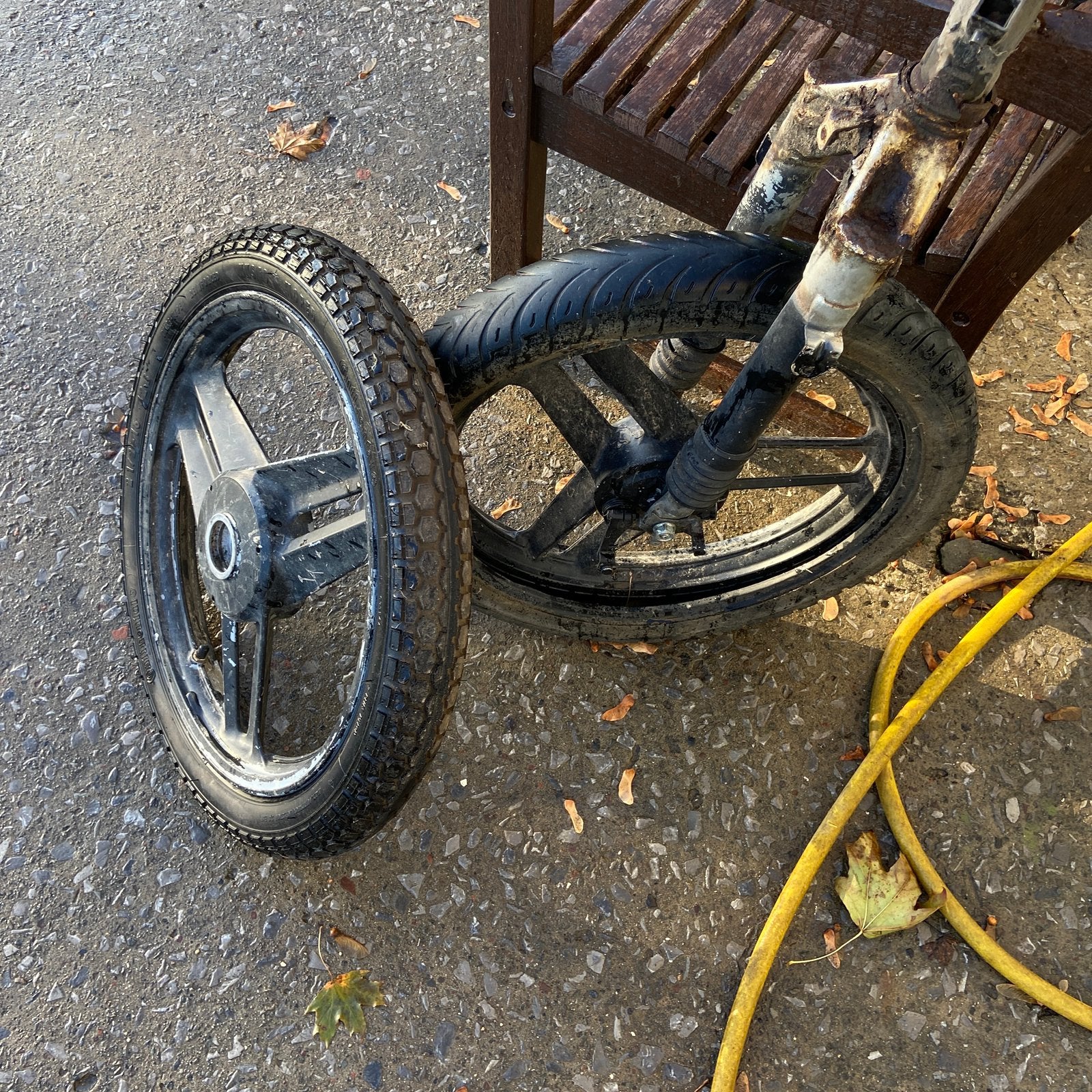 Voor en achter wiel honda wallaroo, Fietsen en Brommers, Ophalen, Zo goed als nieuw