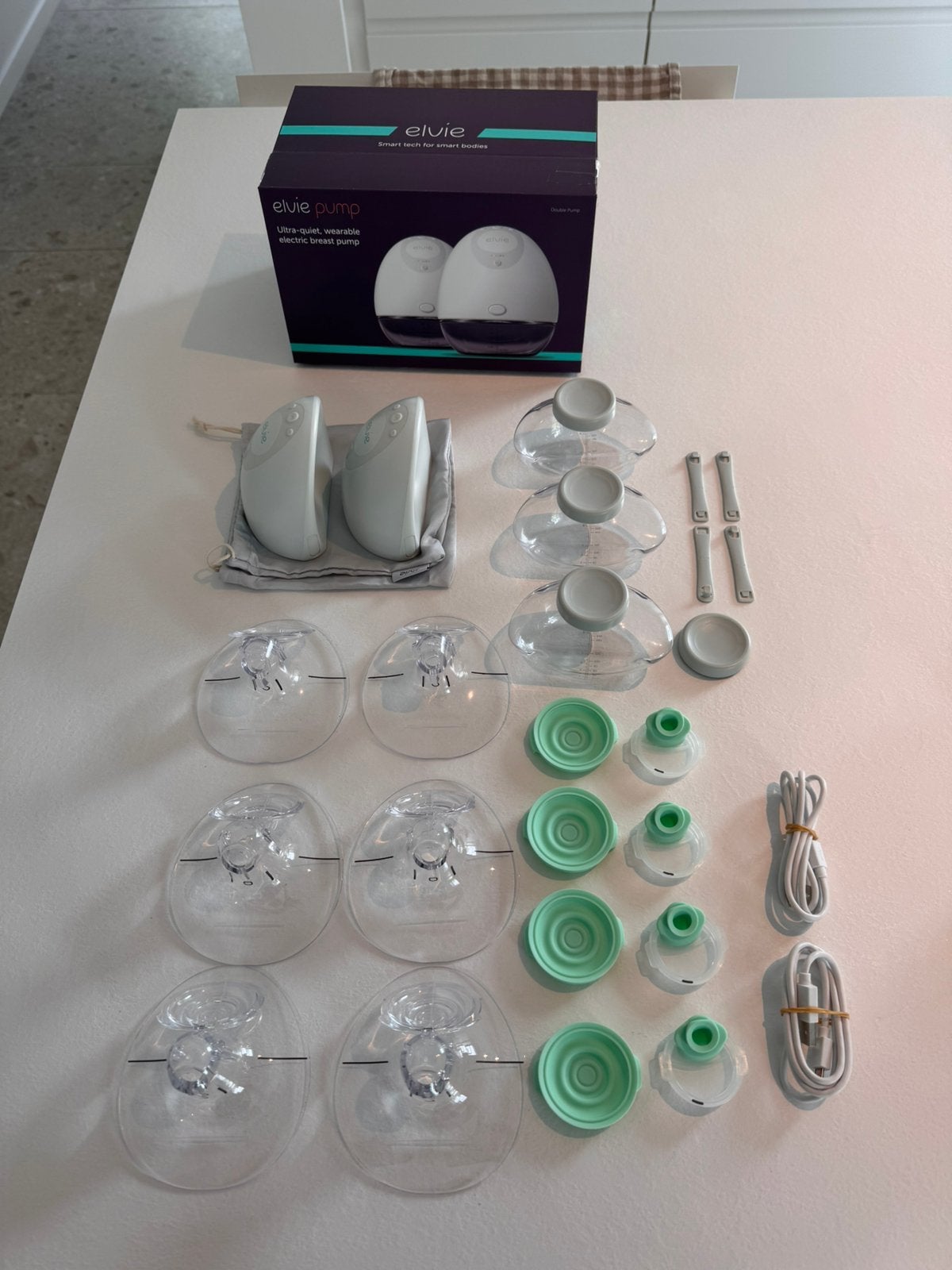 Elvie Pump NIEUWSTAAT (extra borstschilden maat 21 mm), Ophalen, Zo goed als nieuw, Borstkolf