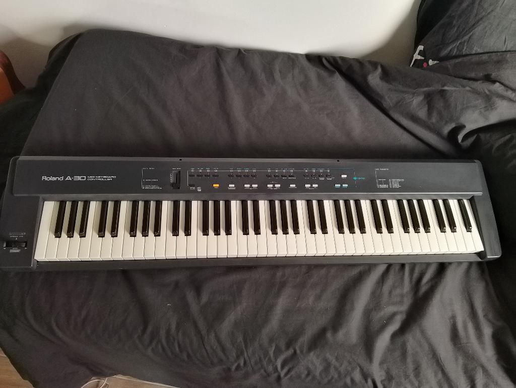 Clavier Midi Roland A-30 à vendre, Muziek en Instrumenten, Midi-apparatuur, Ophalen of Verzenden