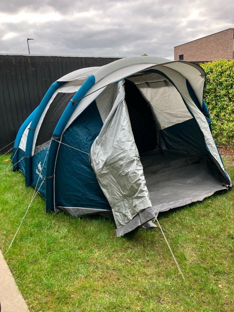 QUECHUA Opblaasbare kampeertent Air Seconds 4.1 Fresh&Black, Caravans en Kamperen, Ophalen, Gebruikt, Tot en met 4