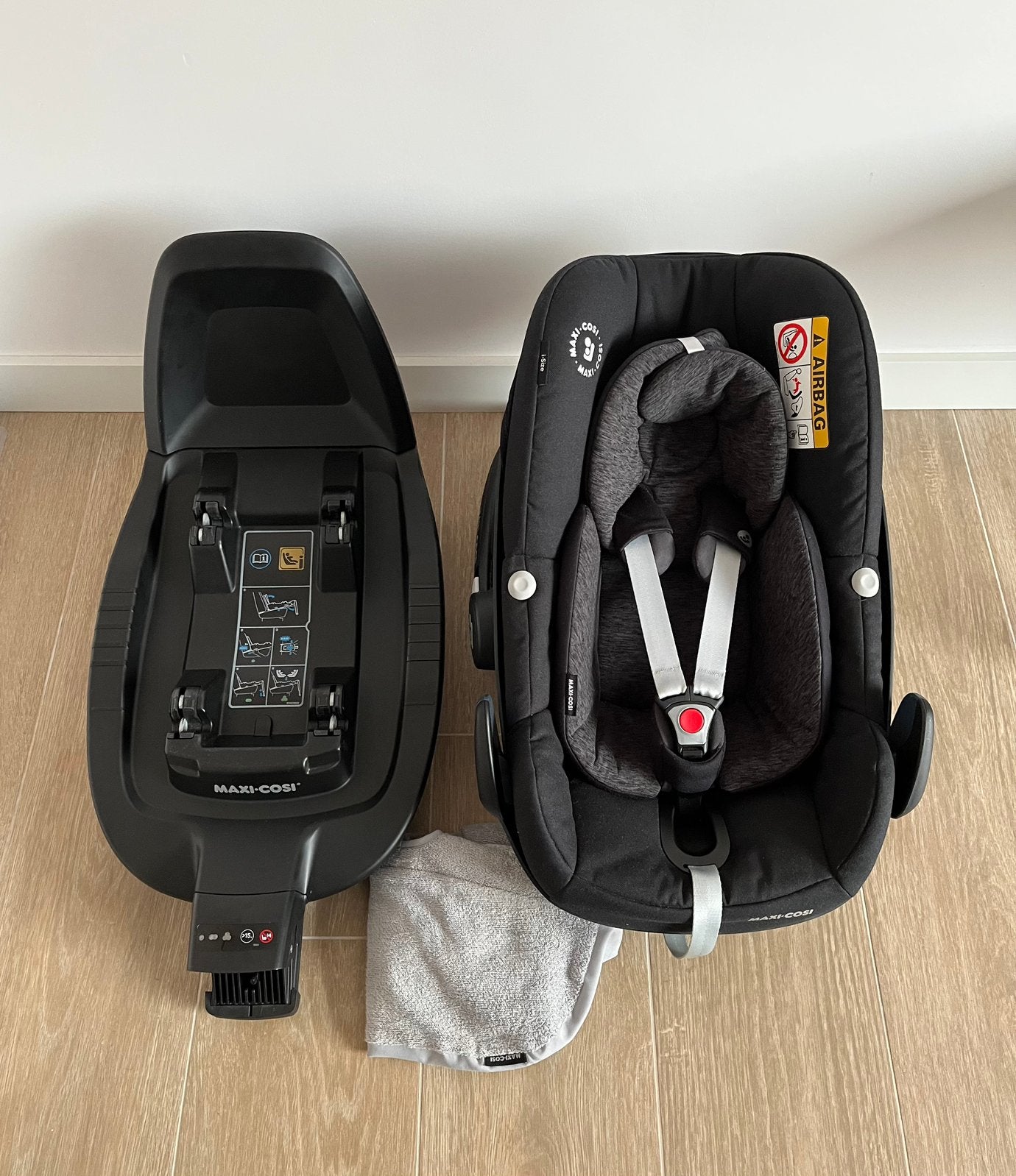 Maxi cosi Pebble Pro + FamilyFix 3, Kinderen en Baby's, Autostoeltjes, Ophalen, Zo goed als nieuw