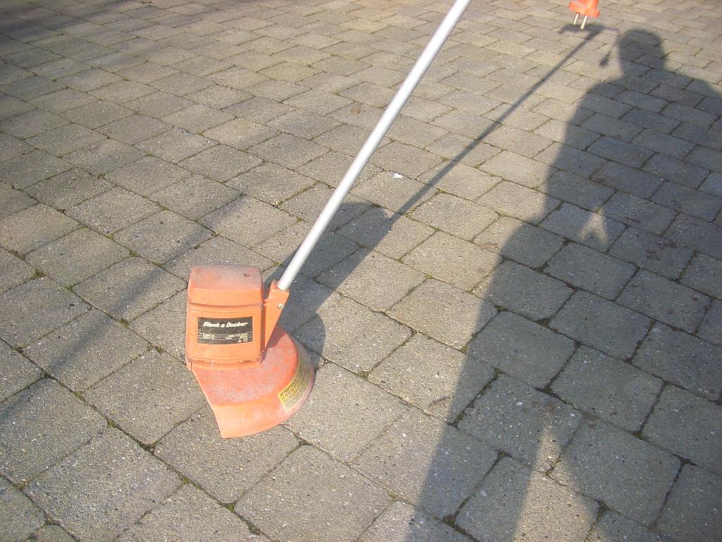 coupe-bordure électrique Black & Decker, Tuin en Terras, Grastrimmers, Ophalen, Gebruikt, Black & Decker, 10 tot 30 cm