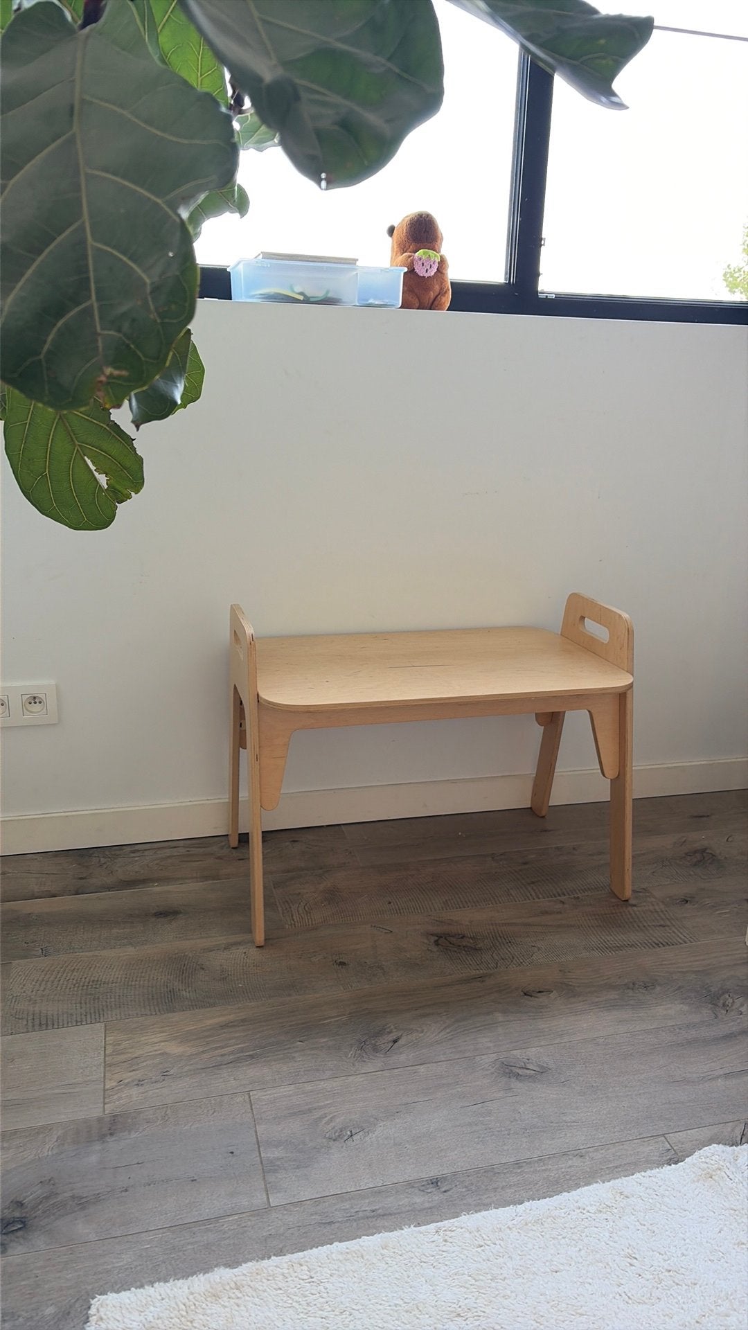 Prachtig berken multiplex bureau kind bureautje tafeltje, Huis en Inrichting, Bureaus, Kinderbureau, Ophalen