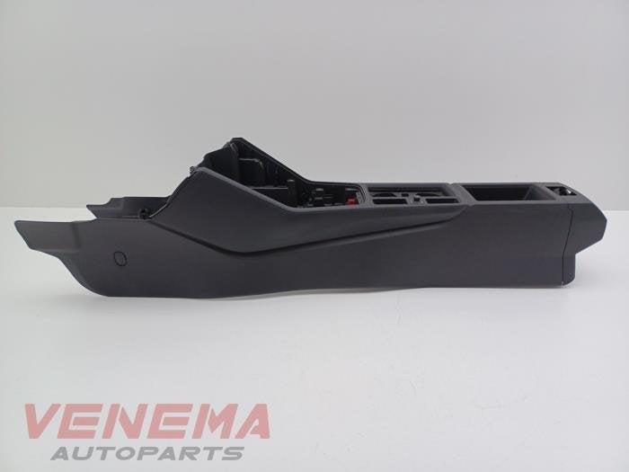 Middenconsoles van een Audi Q3, Auto-onderdelen, Interieur en Bekleding, Gebruikt, -, -, -