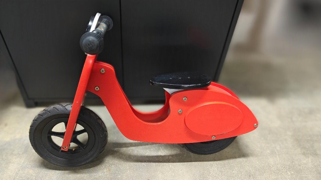 Houten rode scooter loopfiets, Kinderen en Baby's, Ophalen, Gebruikt, Loopfiets