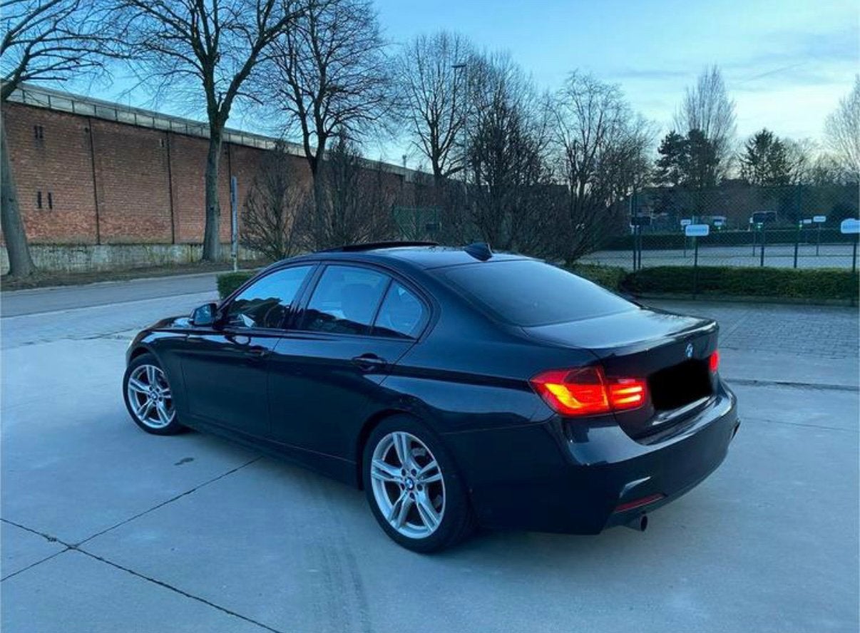 Bmw Mpack 318d F30 Automaat, Auto's, BMW, Automaat, Achterwielaandrijving, 1995 cc, Zwart