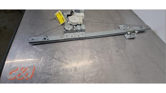 Ruitmechaniek 2Deurs links-voor van een Mercedes Sprinter, Gebruikt, -, Ophalen of Verzenden, -