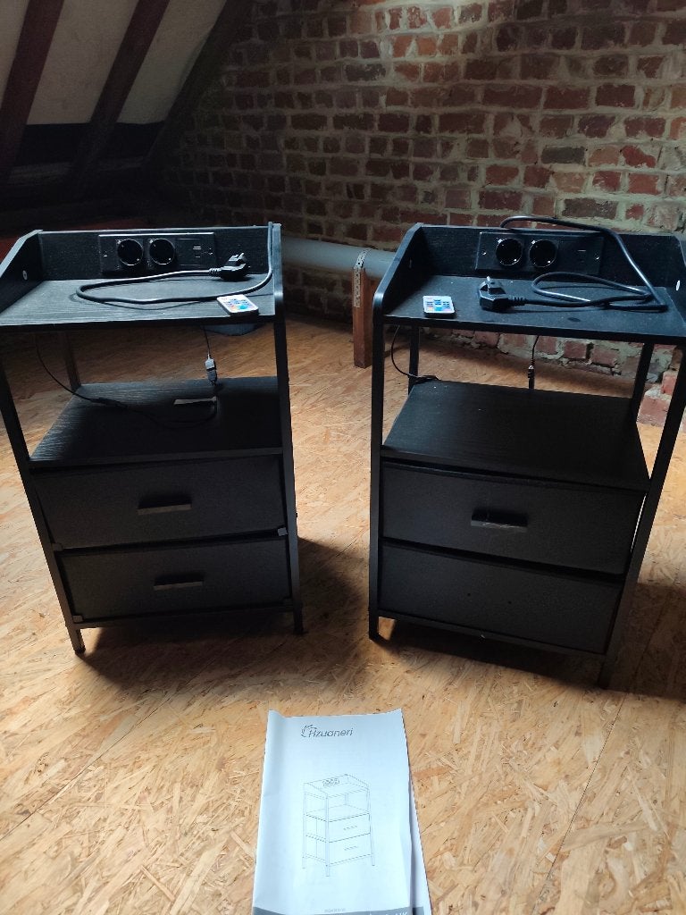 2 Tables de chevet, Maison & Meubles, Enlèvement, Comme neuf, Métal ou Aluminium, 55 à 70 cm