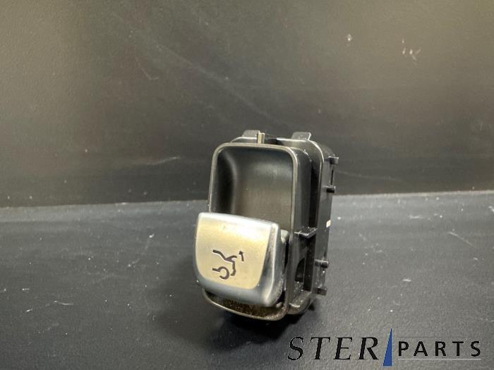 Commutateur hayon d'un Mercedes C-Klasse, Autos : Pièces & Accessoires, Carrosserie & Tôlerie, Mercedes-Benz, Utilisé, 3 mois de garantie