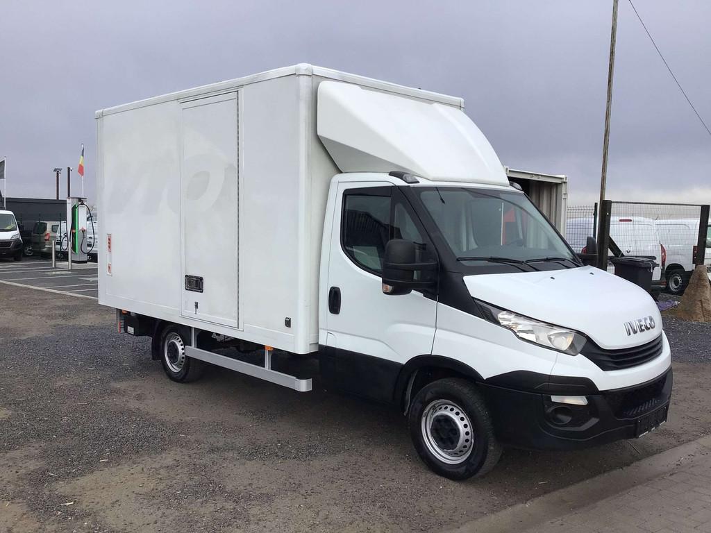 Iveco Daily aluvan laadlift 2019 18950e ex, Auto's, Gebruikt, 4 cilinders, Bedrijf, 5 deurs