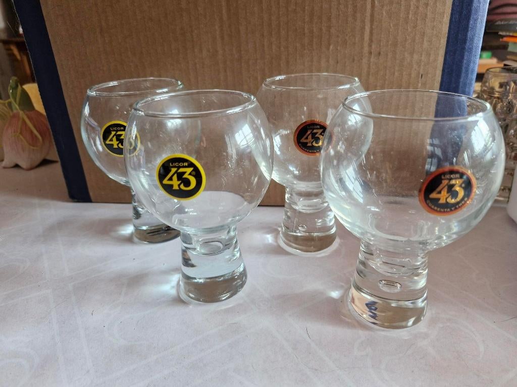 SETJE LICOR 43 GLAZEN (4 STUKS), Verzamelen, Glas en Drinkglazen, Zo goed als nieuw, Borrel- of Shotglas, Ophalen of Verzenden