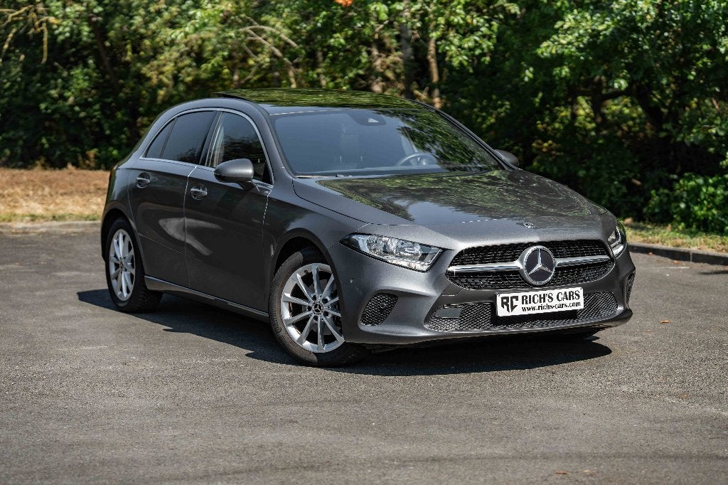 Mercedes-Benz A160 Business Pano/Sfeerverlichting/Widescreen, Autos, Achat, Euro 6, Noir, 5 portes