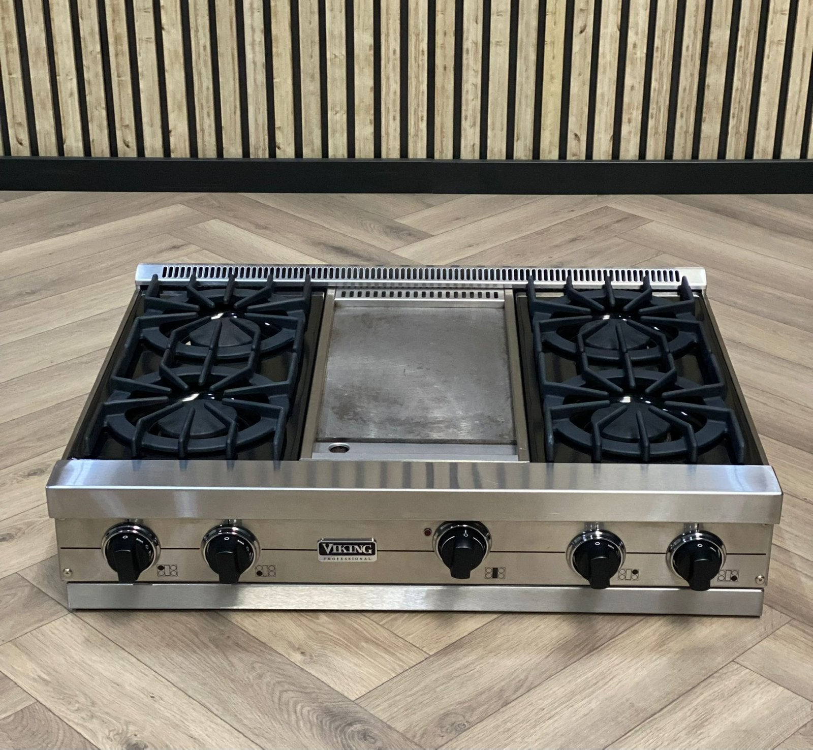 cuisinière à gaz Viking 4 brûleurs + plaque à griller