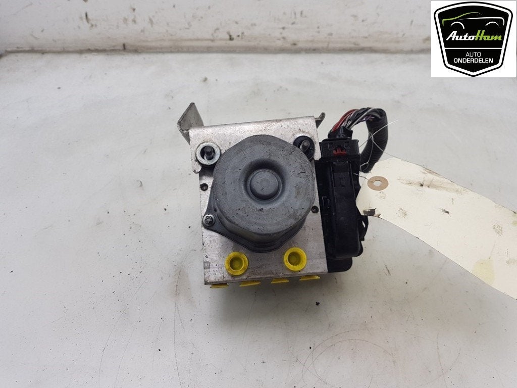 ABS POMP (|103779700D|103811900D|103779700B|103779700C|), Robert Bosch AG, Gebruikt, Overige automerken, Robert-Bosch-Allee 1
74232  Abstatt, DE