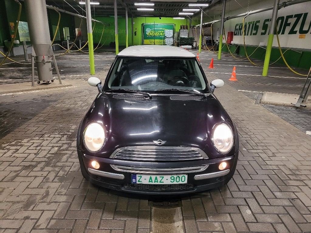 MINI COOPER 1.6L BENZINE. 1700 EURO, Auto's, 4 zetels, Zwart, Bedrijf, Handgeschakeld