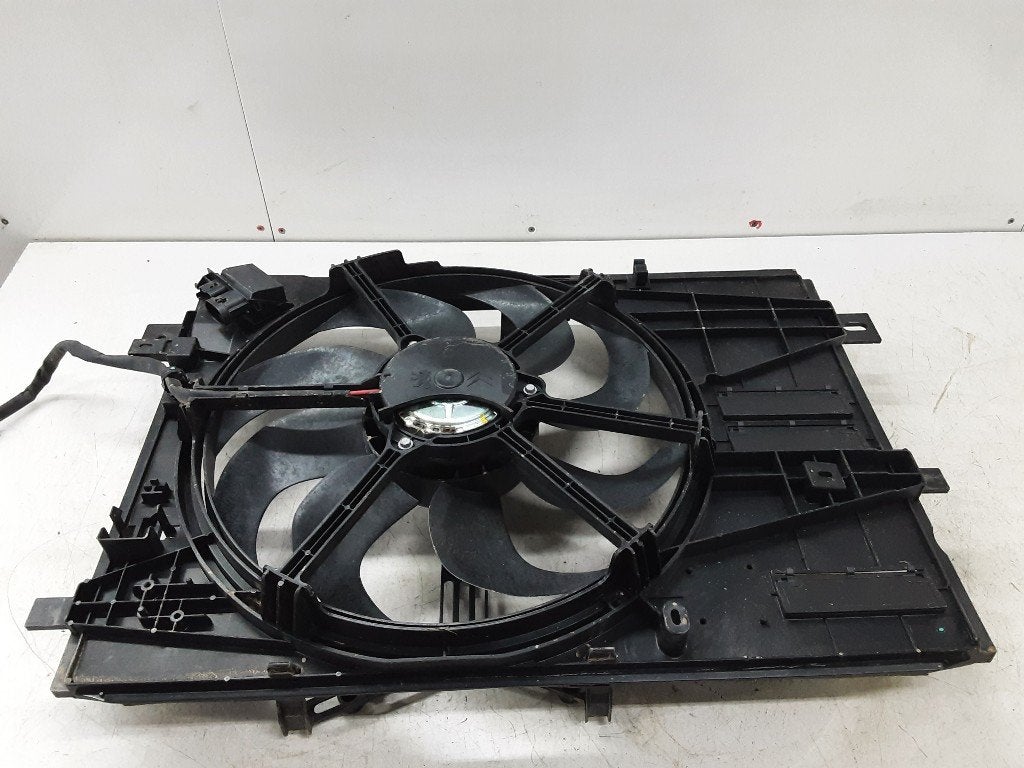 VENTILATEUR RADIATEUR MOTEUR Partner (EA / / EF / EN / EU), Mevr. I. Hauben, Utilisé, Rue de l'Espoir 34 34
4030  GRIVEGNÉE, BE