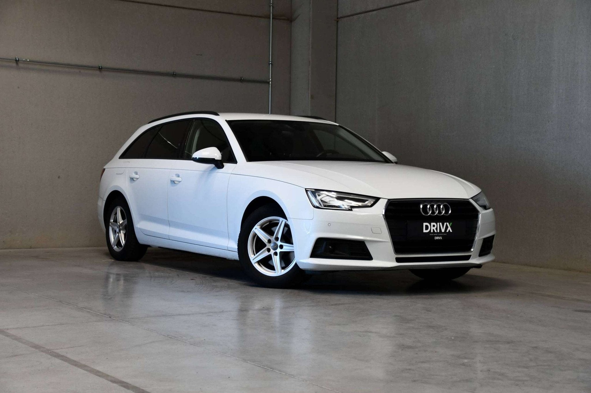Audi A4 A4 Avant - S tronic - Keyless - Trekhaak - Zetelverw, Achat, Entreprise, https://public.car-pass.be/vhr/353e609e-188d-427e-a0db-33b1500370eb