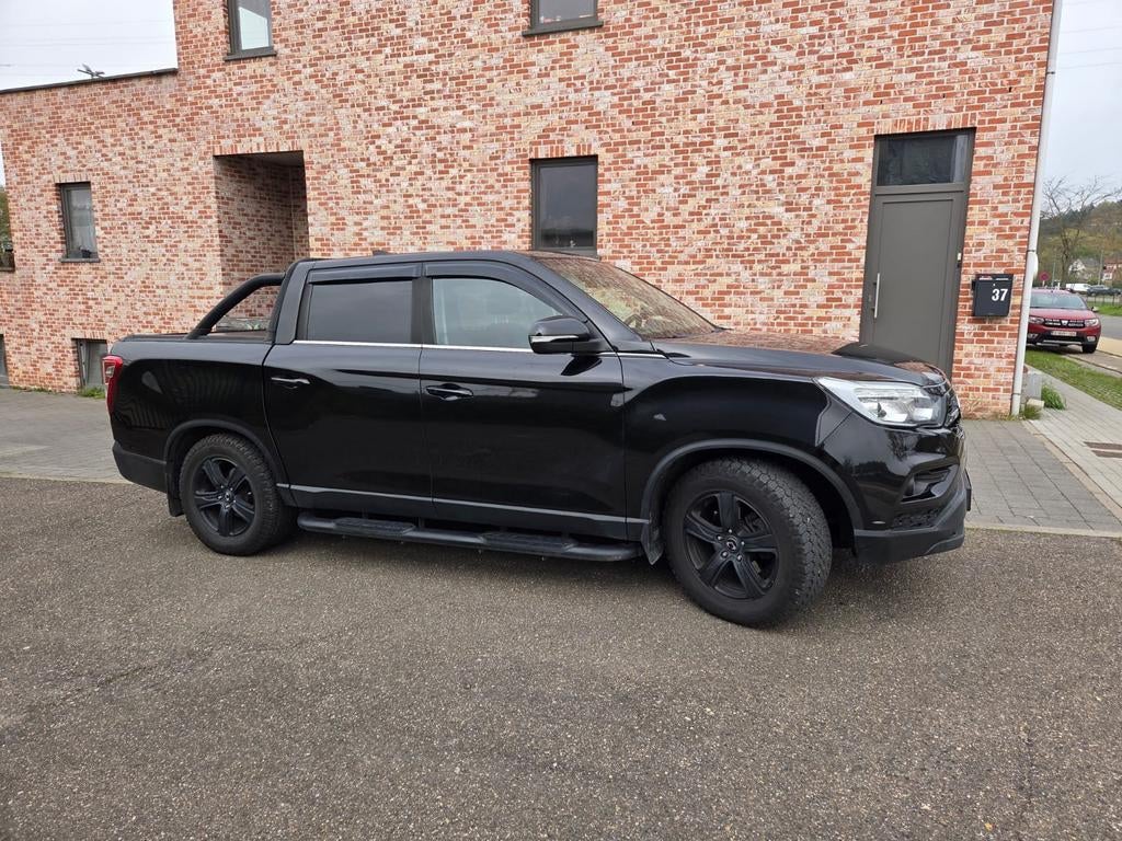 À vendre SsangYong Musso BTW Wagon, Autos, Cuir et Alcantara, Achat, Boîte manuelle, Noir