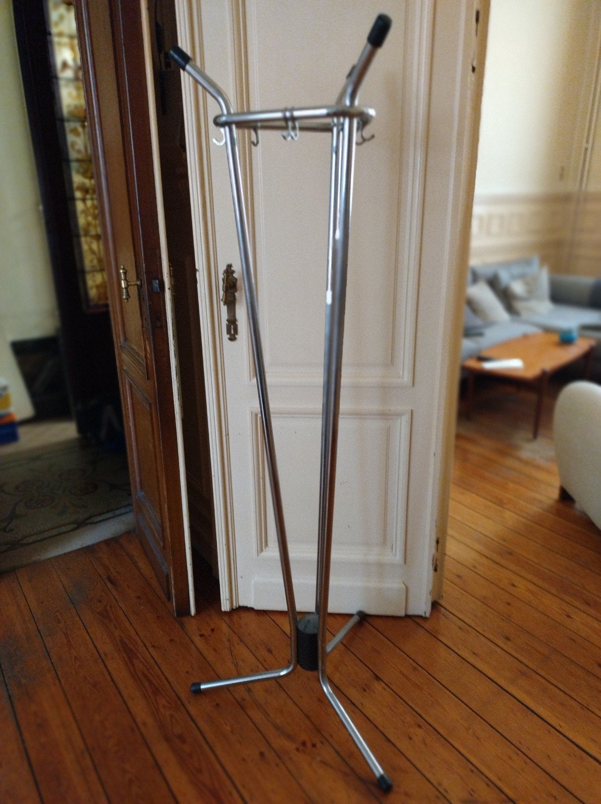 Porte manteau Tubax, Enlèvement