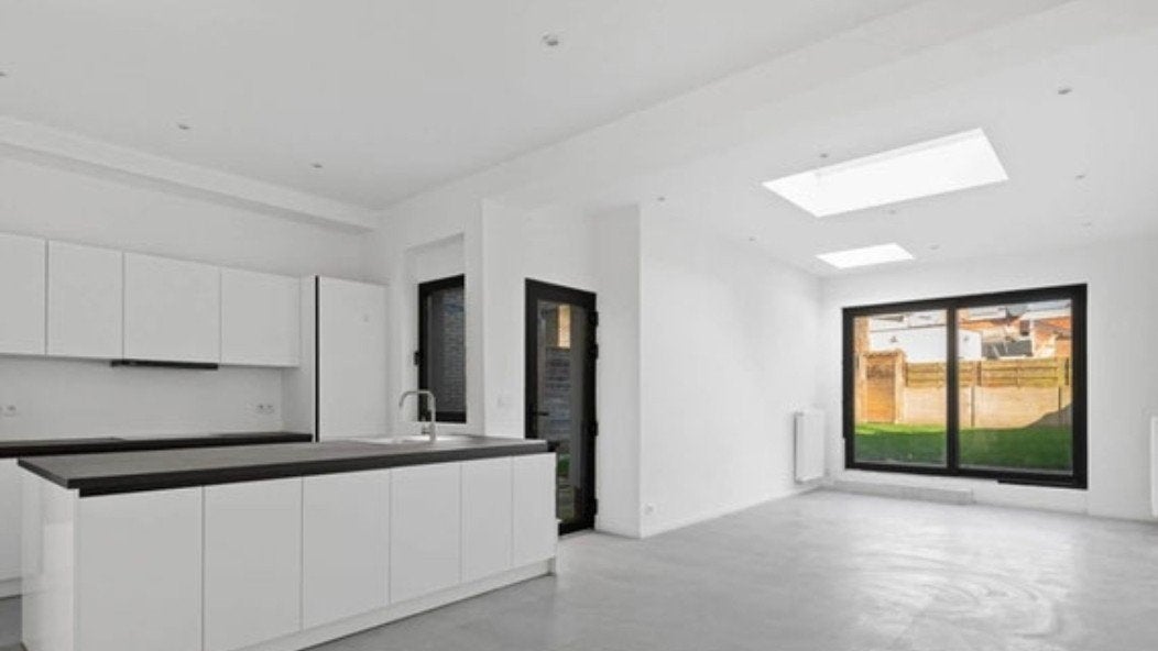 Gezin zoekt huis te huur in West-Vlaanderen – max. €1.000, Maison individuelle, En direct du propriétaire, 2 pièces, Ostende