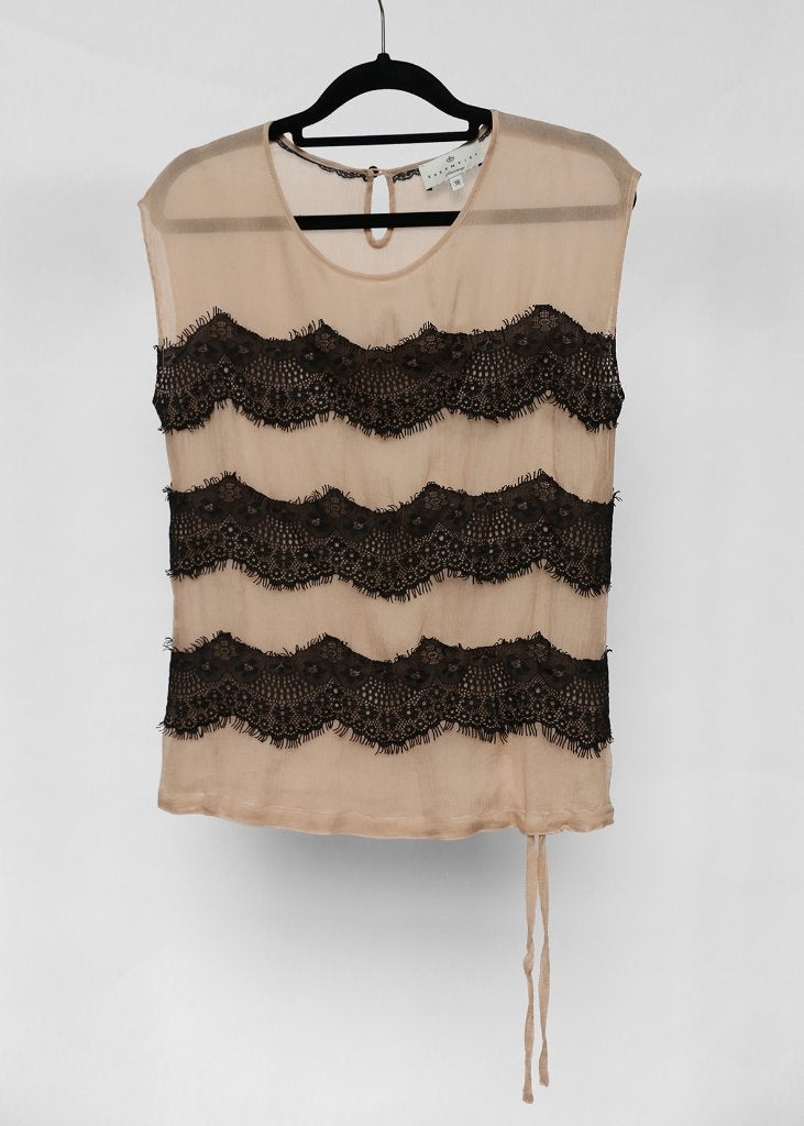 Top sans manches en soie avec dentelle de la marque Essentie, Sans manches, Enlèvement ou Envoi, Taille 36 (S), Comme neuf