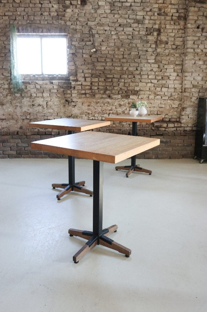 4 vintage eiken cafétafels – hout & zwart metaal, Ophalen