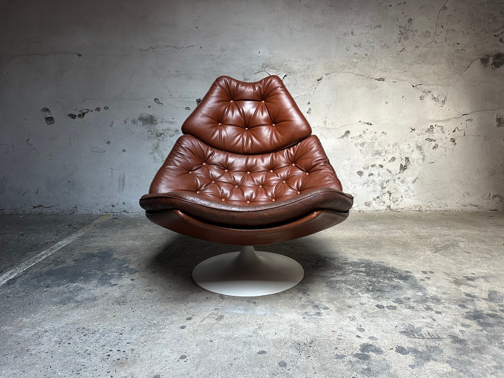 Artifort F588 – Vintage design fauteuil in cognac leer, 75 à 100 cm, Cuir, Vintage, Comme neuf