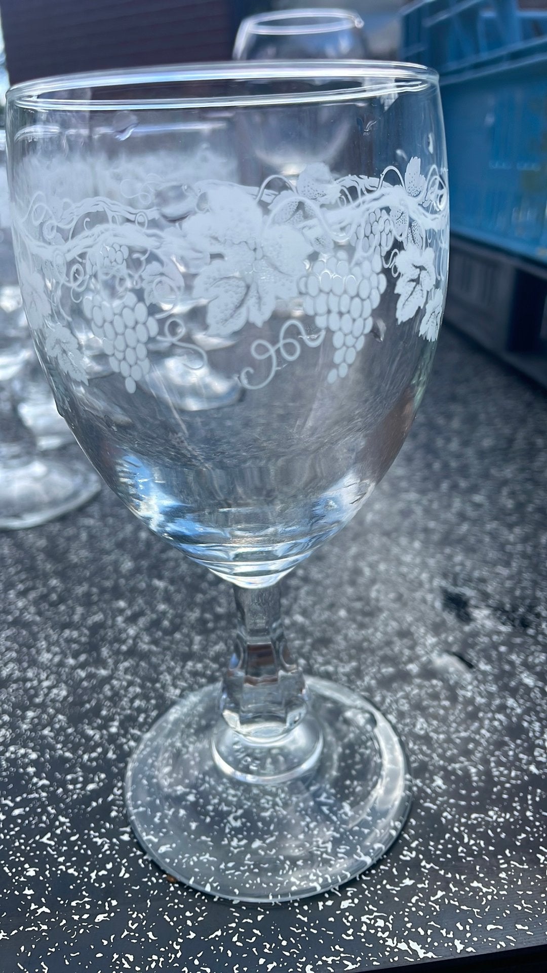 Verre à vin ,à eau, à champagne, gravé avec de raisin, Enlèvement, Comme neuf
