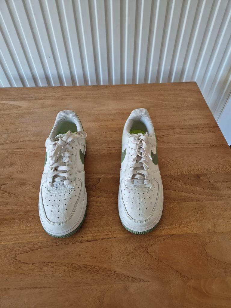 Nike schoenen Te koop mt 39 Te Koop, Sport en Fitness, Volleybal, Ophalen, Schoenen