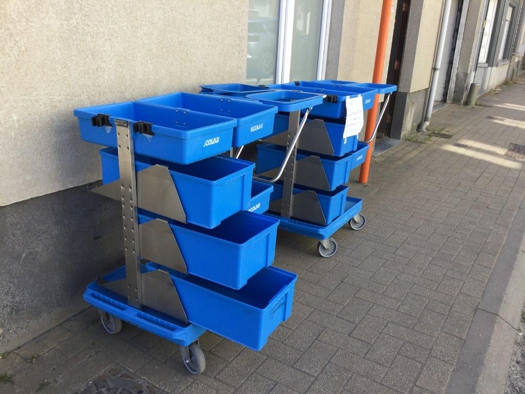 10 pieces  Dispo chariot pour outil Garage etc .... Bxl, Enlèvement, Neuf, Autres pièces automobiles