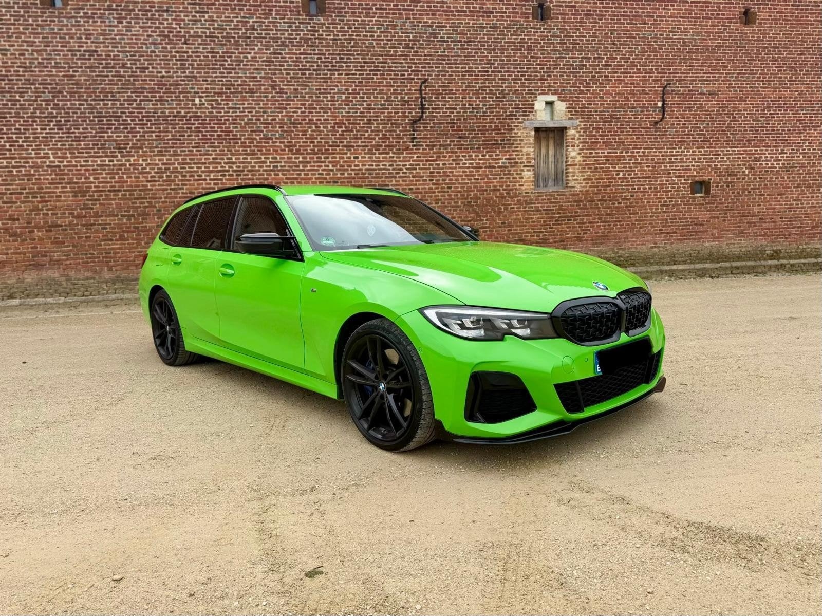 BMW M340D Individual (MANTIS VERTE)



340 chevaux (, Cuir, Achat, Entreprise, 2 places