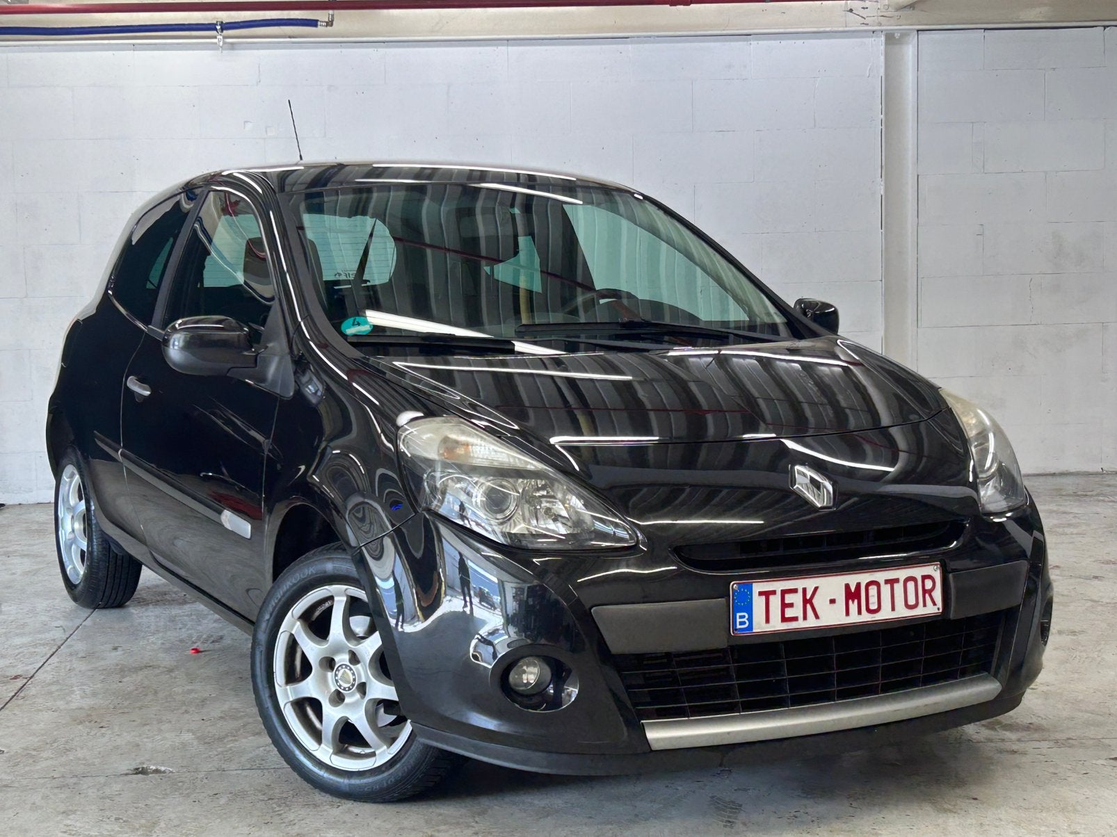 RENAULT CLIO 1.2 BENZINE, GEKEURD, AIRCO, IN NIEUW STAAT, Handgeschakeld, 74 kW, 1200 cc, 3 deurs