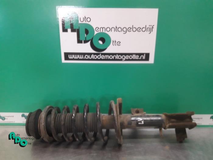 Schokdemperpoot links-voor van een Suzuki SX-4 (SX-4 06-), Gebruikt, -, -, Ophalen of Verzenden