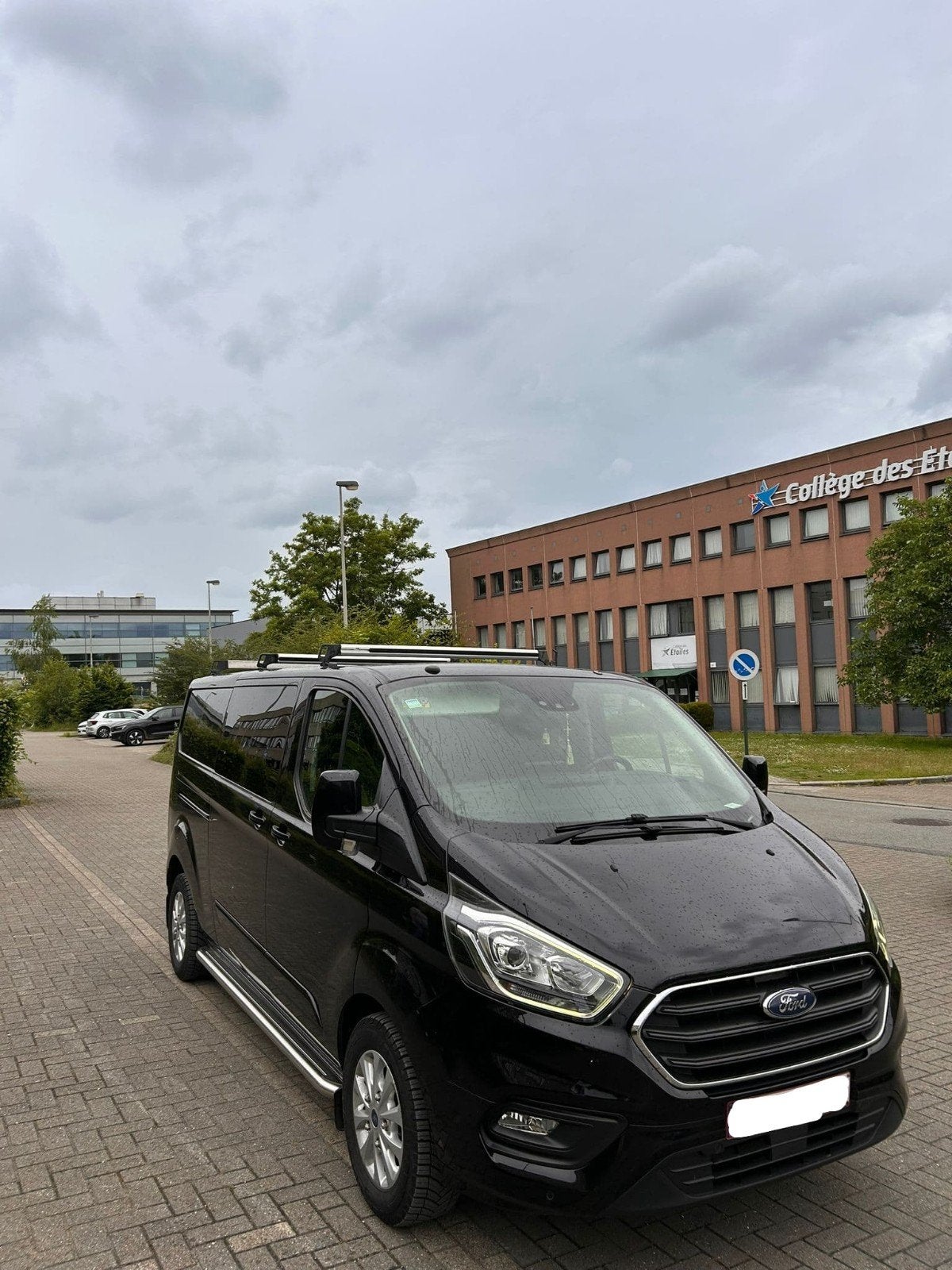 Ford Transit Custom uit het jaar 2018, Voorwielaandrijving, Zwart, Particulier, 6 deurs
