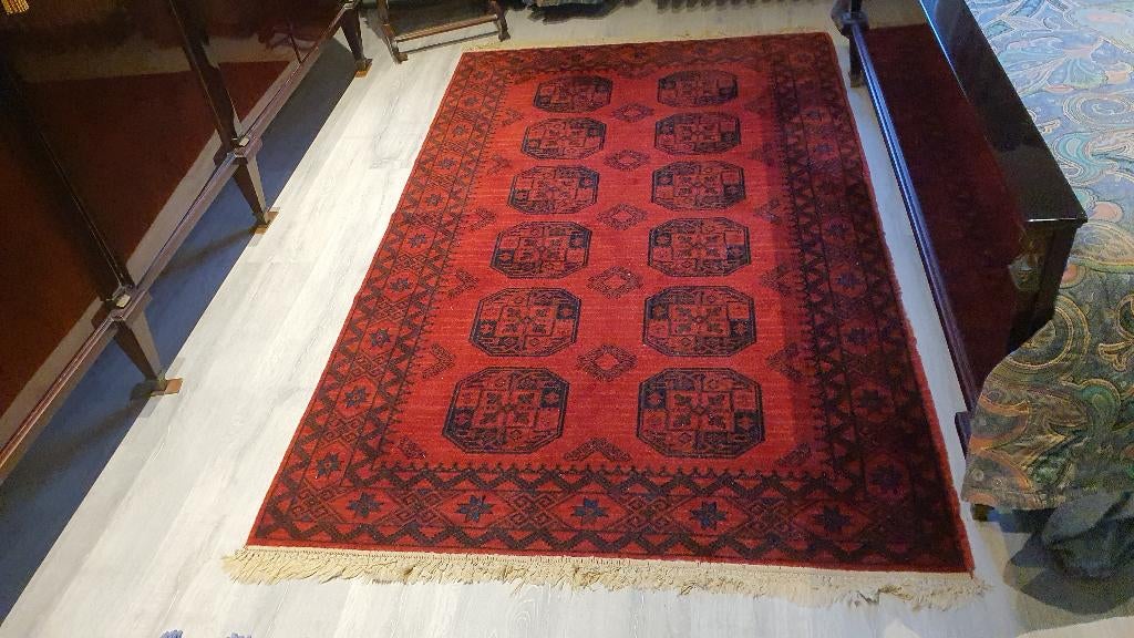 Handgeknoopt Bukhara tapijt, Huis en Inrichting, Stoffering | Vloerbedekking, Gebruikt, Tapijt, Zwart, Rood, minder dan 10 m²