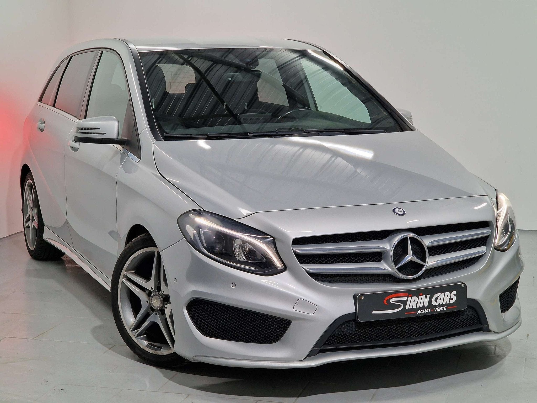 Mercedes-Benz B-Klasse 160 // RESERVEE // (automatique), Autos, Argent ou Gris, Achat, 90 ch, Euro 6